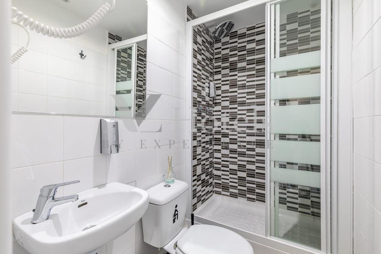 Ayz Sierra De Meira - Auto Check-In Property (Adults Only) Madrid Bagian luar foto